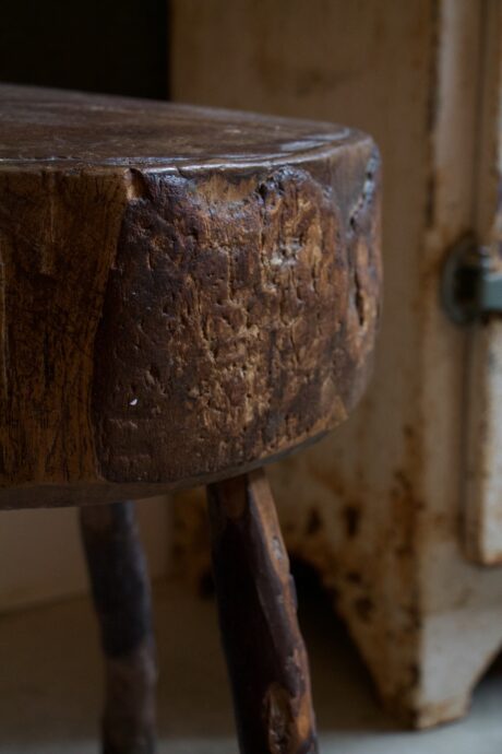 dealeuse-boutique-decoration-mobilier-luminaires-luminaire-vases-vase-lampes-lampe-laiton-marbre-vintage-tabourets-tabouret-antiquites-berberes-plats-bois-ancien-paris