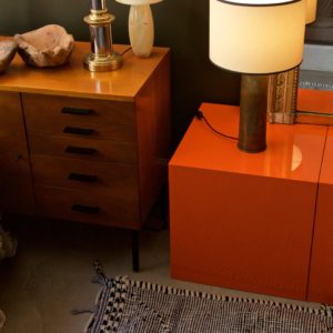 dealeuse-boutique-decoration-mobilier-luminaires-luminaire-vases-vase-lampes-lampe-laiton-marbre-vintage-tapis-beniouarain-zanafi-paris
