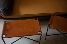 dealeuse-boutique-decoration-mobilier-luminaires-luminaire-vases-vase-lampes-lampe-laiton-marbre-vintage-paris-tabouret-tabourets-cuir