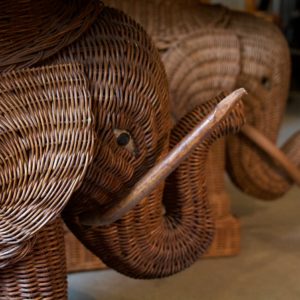 dealeuse-boutique-decoration-mobilier-luminaires-luminaire-vases-vase-lampes-lampe-laiton-marbre-vintage-paris-elephant-table-appoint-osier-basse