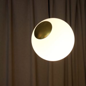 dealeuse-boutique-decoration-mobilier-luminaires-luminaire-vases-vase-lampes-lampe-laiton-marbre-vintage-paris-suspension-verre