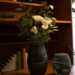 dealeuse-boutique-decoration-mobilier-luminaires-luminaire-vases-vase-lampes-lampe-laiton-marbre-vintage-miroir-miroirs-verre-paris