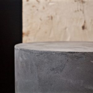 dealeuse-boutique-decoration-mobilier-luminaires-luminaire-vases-vase-lampes-lampe-laiton-marbre-vintage-paris-colonne-fibre-beton