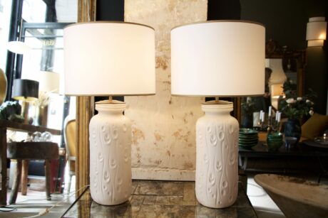 dealeuse-boutique-decoration-mobilier-luminaires-luminaire-vases-vase-lampes-lampe-laiton-gres-blanc-annees-80-vintage-paris