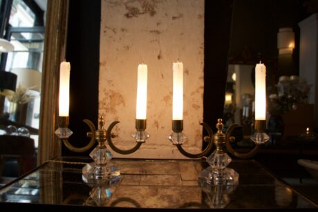 dealeuse-boutique-decoration-mobilier-luminaires-luminaire-vases-vase-lampes-lampe-bougeoir-bougeoirs-laiton-cristal-verre-vintage-paris