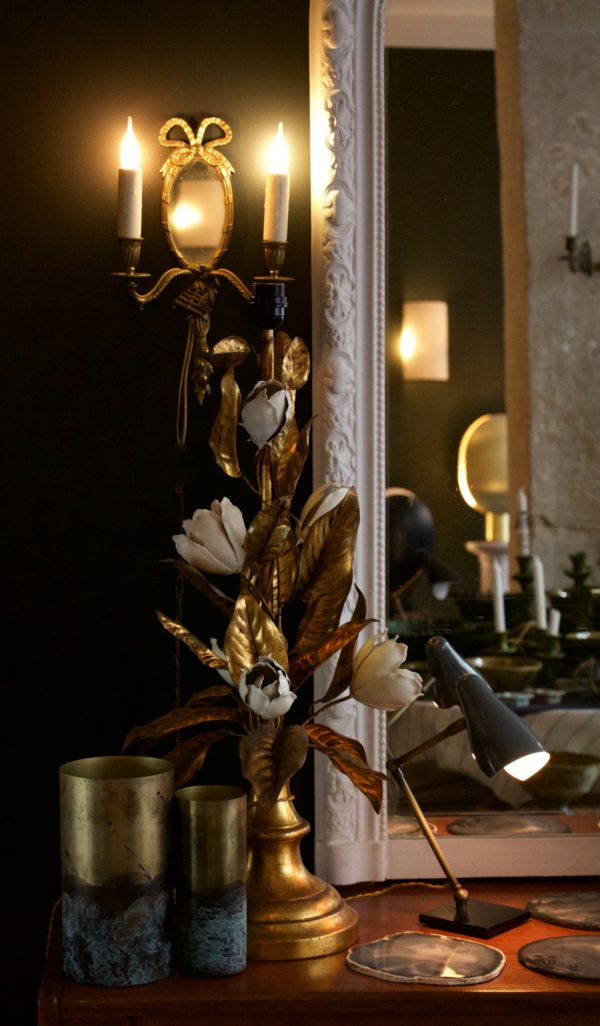 dealeuse-boutique-decoration-mobilier-luminaires-luminaire-vases-vase-lampes-lampe-laiton-vintage-paris-appllique-ancienne-appliques-anciennes