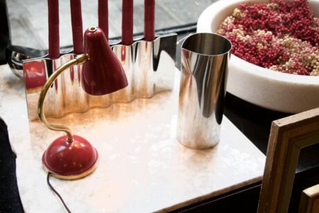dealeuse-boutique-decoration-mobilier-luminaires-luminaire-vases-vase-lampes-lampe-laiton-marbre-vintage-paris-bougies-bougeoirs-bougeoir-acier-inoxydable-poli