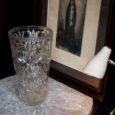 Vase ancien en verre moulé