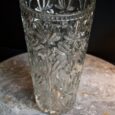 Vase ancien en verre moulé