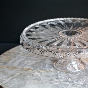 dealeuse-boutique-decoration-mobilier-luminaires-luminaire-plat-ancien-gateaux-fromages-paris