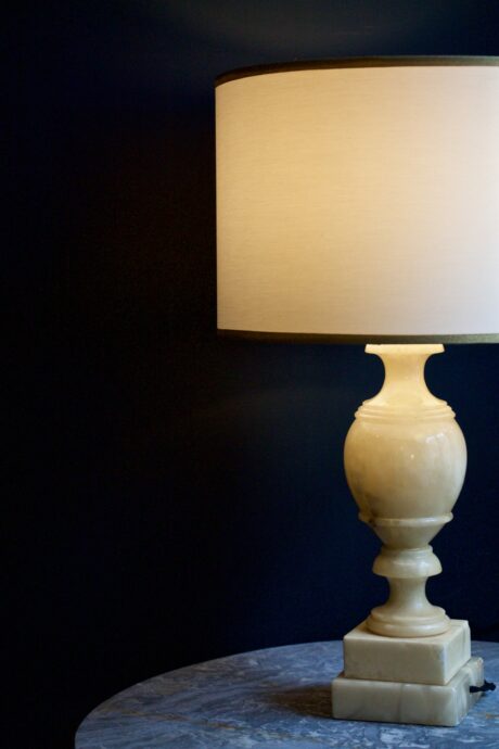 dealeuse-boutique-decoration-mobilier-luminaires-luminaire-vases-vase-lampes-lampe-laiton-vintage-albatre-paris