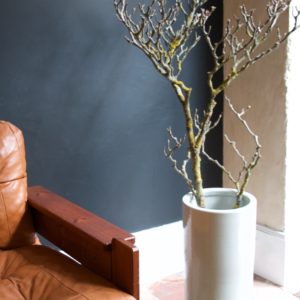 dealeuse-boutique-decoration-mobilier-luminaires-luminaire-vases-vase-lampes-lampe-laiton-marbre-vintage-paris-porte-parapluie-porcelaine-craquelee