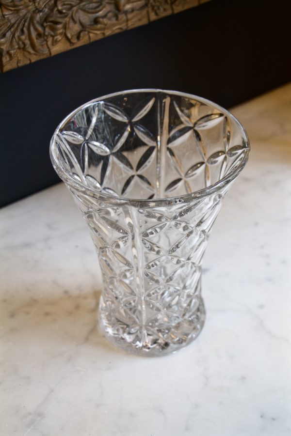 dealeuse-boutique-decoration-vase-objet-vintage-paris-verre-moulé