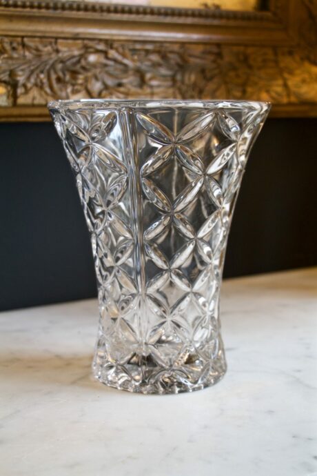 dealeuse-boutique-decoration-vase-objet-vintage-paris-verre-moulé