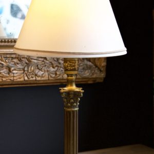 dealeuse-boutique-decoration-mobilier-luminaires-luminaire-lampes-lampe-laiton-abat-jour-sur-mesure-creation-vintage-paris