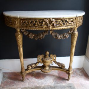 dealeuse-boutique-decoration-mobilier-luminaires-luminaire-vintage-ancien-moulure-bois-marbre-console-parisien