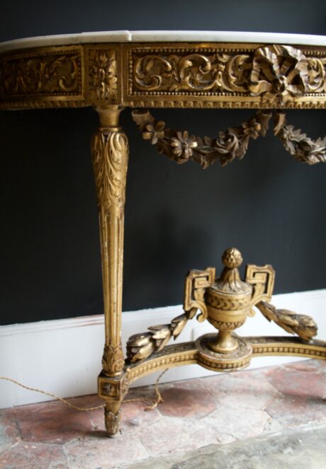 dealeuse-boutique-decoration-mobilier-luminaires-luminaire-vintage-ancien-moulure-bois-marbre-console-parisien