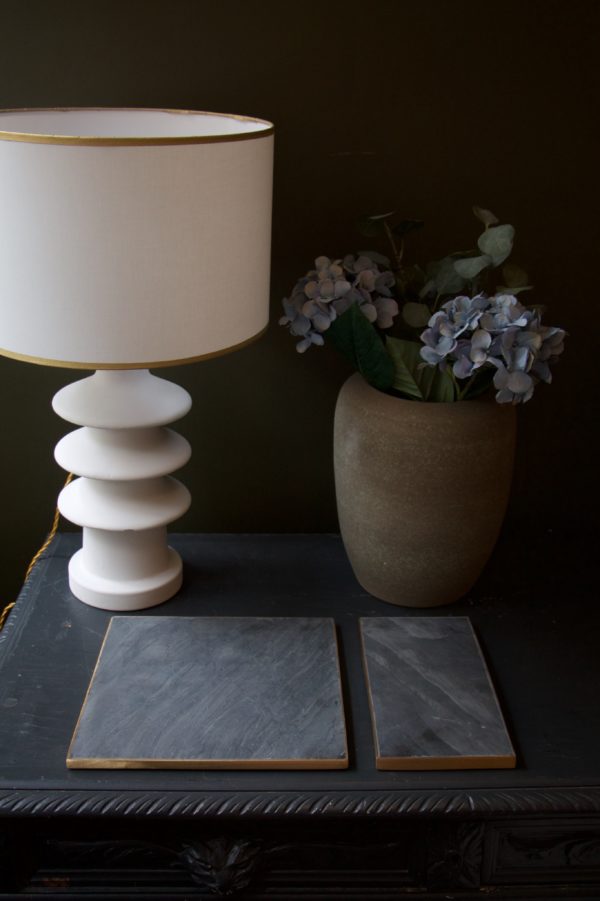 dealeuse-boutique-decoration-mobilier-luminaires-luminaire-vases-vase-lampes-lampe-laiton-marbre-vintage-paris-plateau