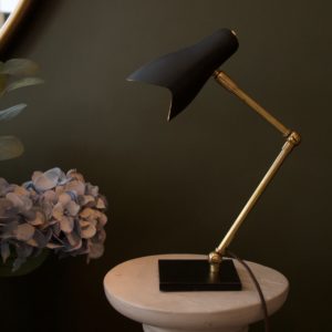 dealeuse-boutique-decoration-idee-cadeau-paris-original-atypique-ambiance-vintage-ancien-magnifique-lampe-bureau-chevet-pour-lire-articulee-noir-mat-pied-en-laiton-fil-torsade-createur-designer-design-vintage-ambiancebroner-bronzier-luminaire-luminaires