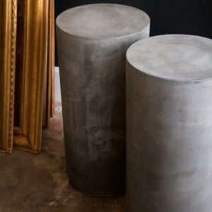 dealeuse-boutique-decoration-superbe-colonne-en-beton-idee-cadeau-paris-original-atypique-ambiance-vintage-ancien