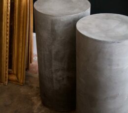 dealeuse-boutique-decoration-superbe-colonne-en-beton-idee-cadeau-paris-original-atypique-ambiance-vintage-ancien