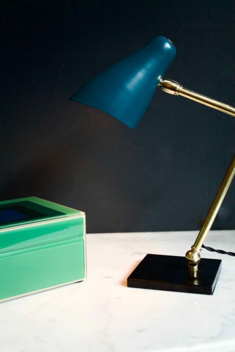 dealeuse-boutique-decoration-luminaires-idee-cadeau-de-noel-original-lampe-bleu-canard-artisanat-francais-paris-bronze-vintage-inspiration