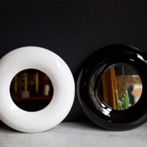 dealeuse-boutique-decoration-luminaires-idee-cadeau-de-noel-original-petit-miroir-rond-couleur-jaune-rouge-orange-vert-bleu-noir-blanc