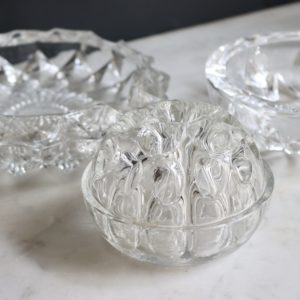 dealeuse-boutique-decoration-mobilier-luminaires-luminaire-vases-vase-lampes-lampe-laiton-marbre-vintage-paris-coupe-verre-moulé