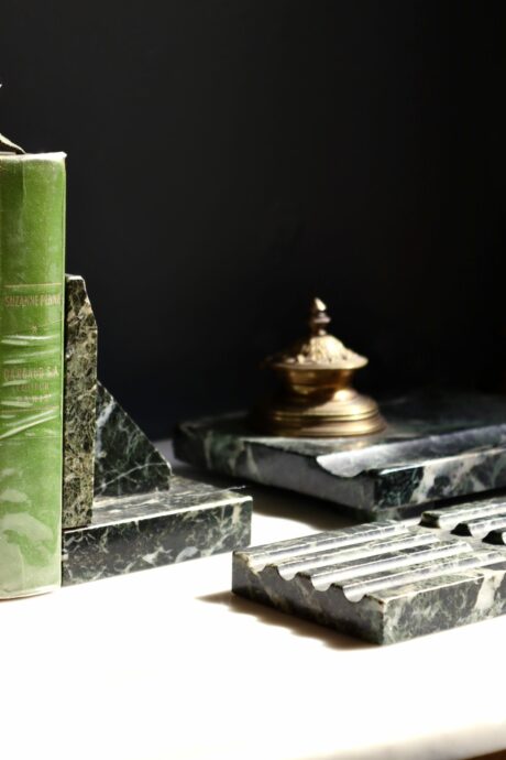 dealeuse-boutique-decoration-vintage-marbre-vert-serre-livres-encrier