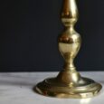Paire de bougeoirs en laiton