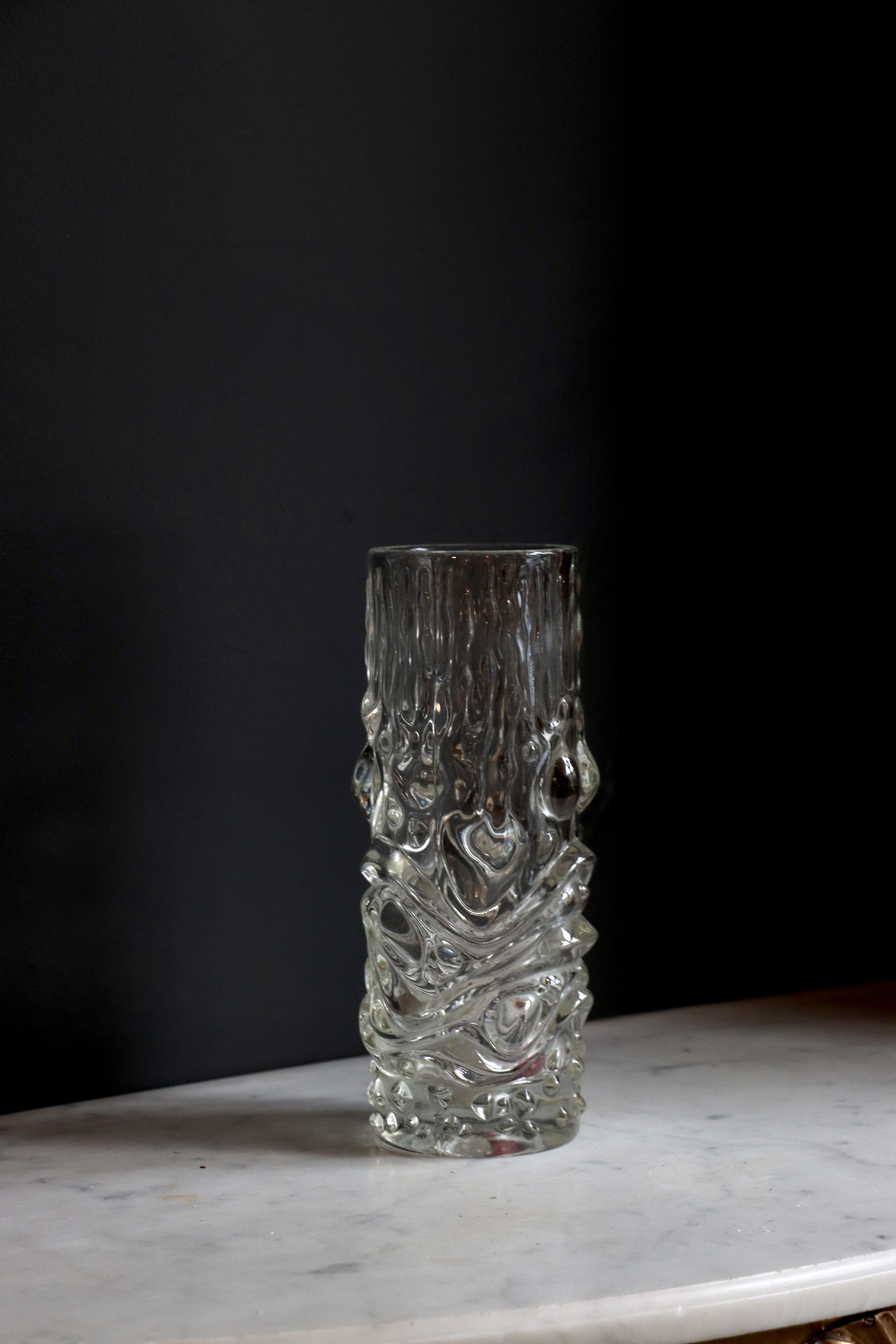 dealeuse-boutique-decoration-vintage-vase-verre-moule-paris-ancien