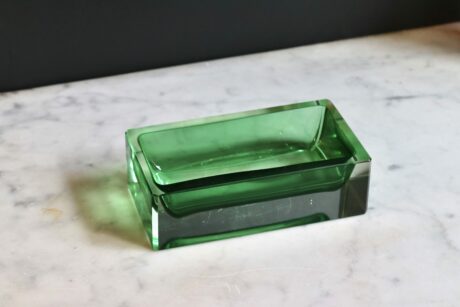 dealeuse-boutique-decoration-vintage-ancien-paris-vide-poche-verre-vert