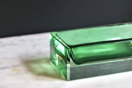 dealeuse-boutique-decoration-vintage-ancien-paris-vide-poche-verre-vert