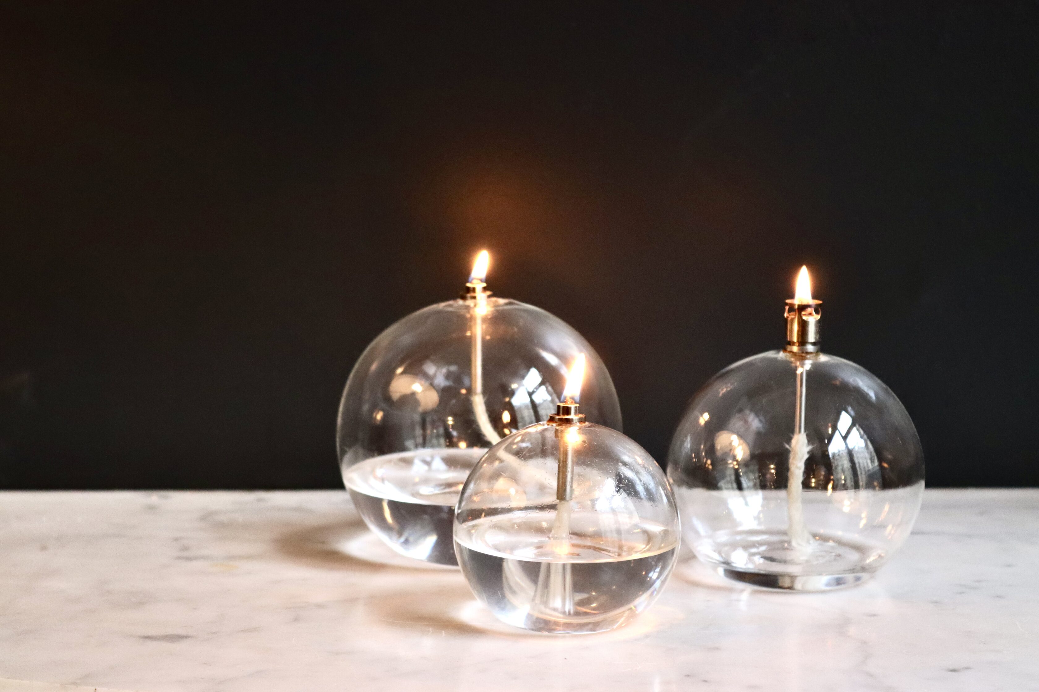 dealeuse-boutique-decoration-vintage-ancien-paris-lampe-bougie-peri-paraffine-galet-sphere-noel