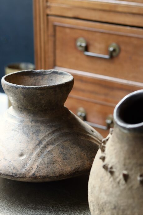dealeuse-boutique-decoration-vintage-ancien-paris-poterie-poteries-africaines-bois