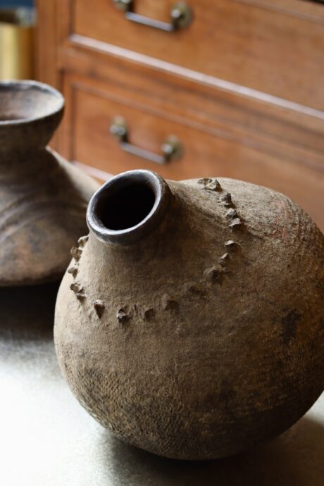 dealeuse-boutique-decoration-vintage-ancien-paris-poterie-poteries-africaines-bois