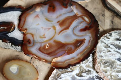 dealeuse-boutique-decoration-vintage-ancien-paris-agate-pierre