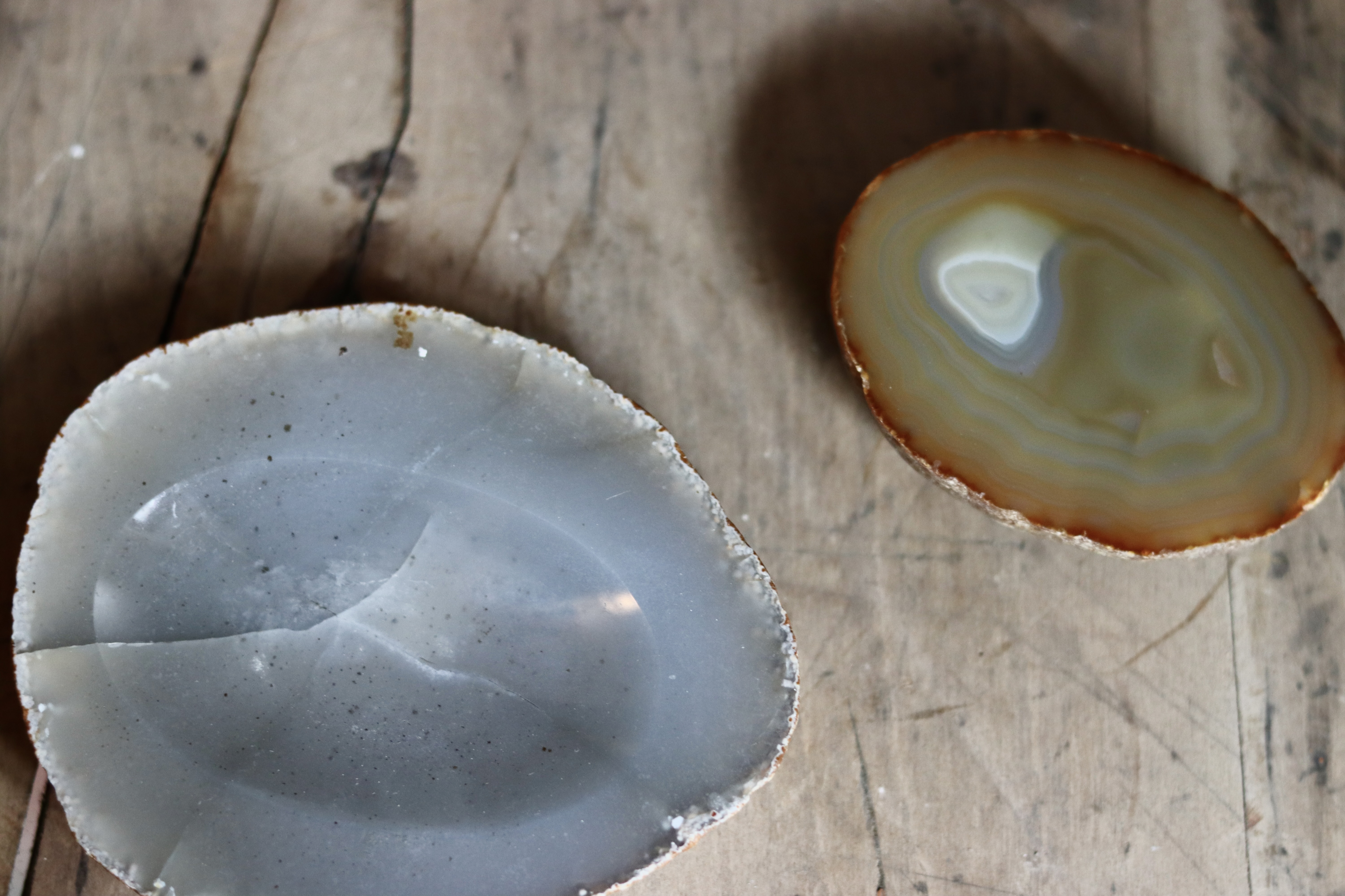 dealeuse-boutique-decoration-vintage-ancien-paris-agate-pierre