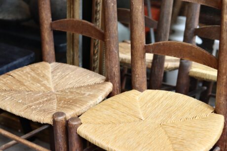 dealeuse-boutique-decoration-vintage-ancien-paris-chaise-bois