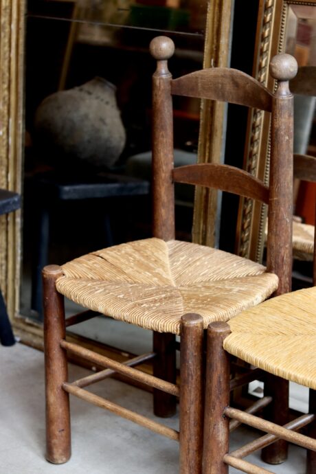 dealeuse-boutique-decoration-vintage-ancien-paris-chaise-bois