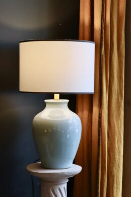 dealeuse-boutique-decoration-vintage-ancien-paris-luminaire-luminaires-lampe-porcelaine