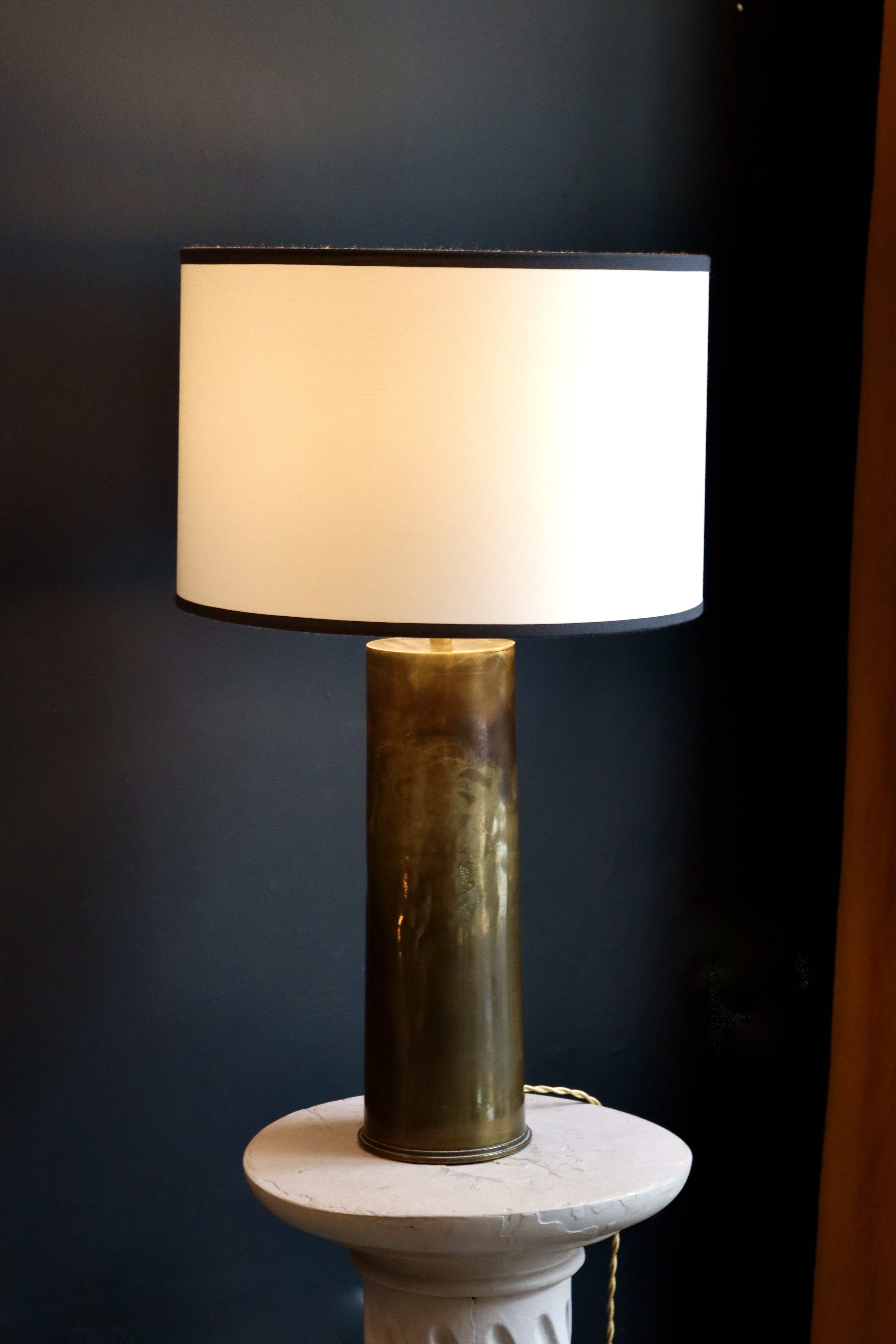 dealeuse-boutique-decoration-vintage-ancien-paris-luminaire-luminaires-lampe-douille-obus-laiton