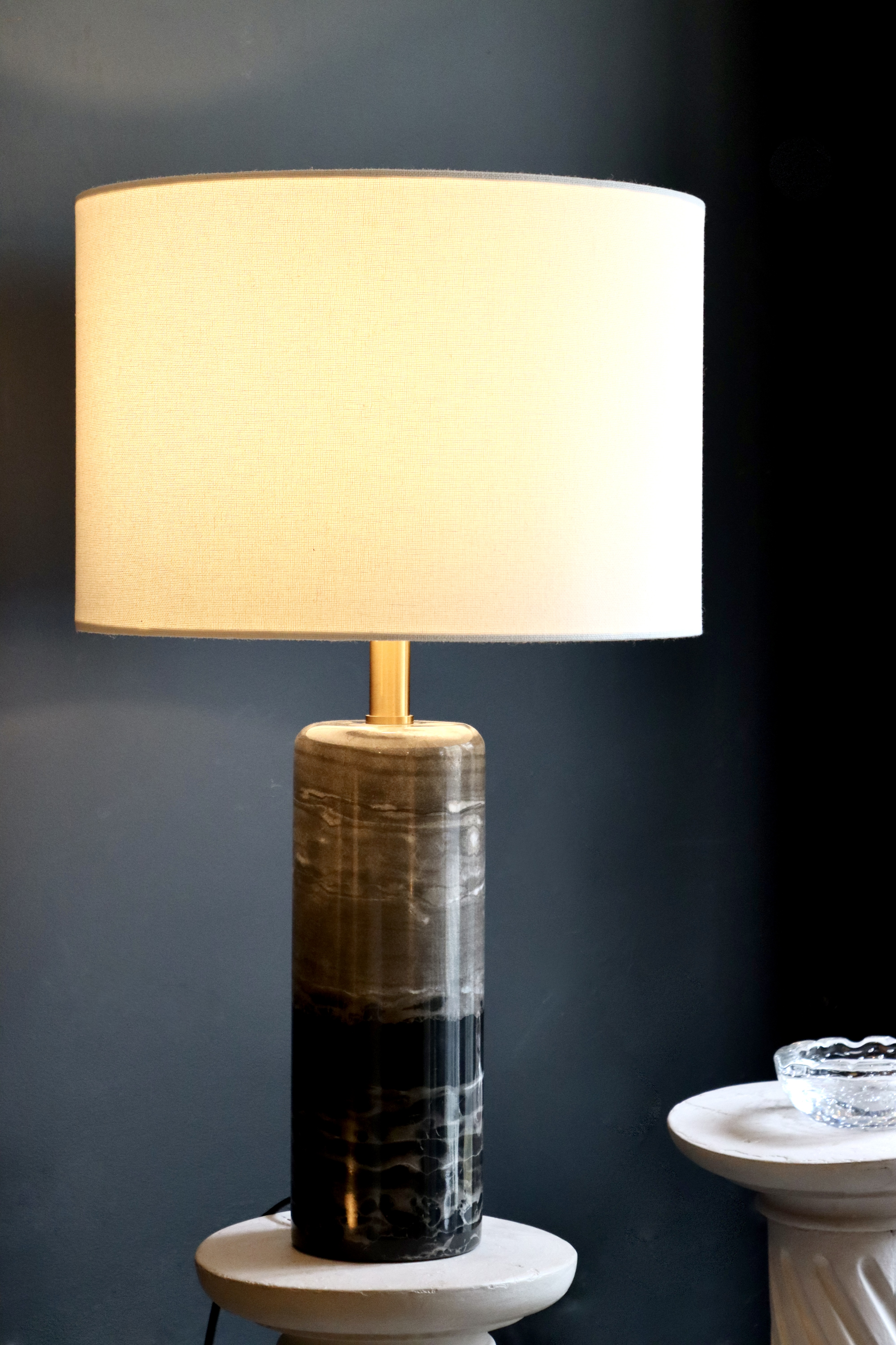 dealeuse-boutique-decoration-mobilier-luminaires-luminaire-vases-vase-lampes-lampe-laiton-marbre-vintage-paris