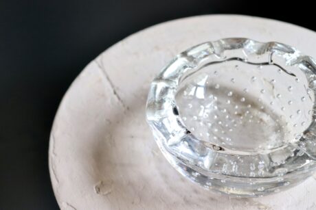 dealeuse-boutique-decoration-vintage-ancien-paris-cendrier-bulle-verre