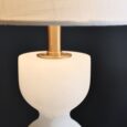 Lampe blanche en albâtre