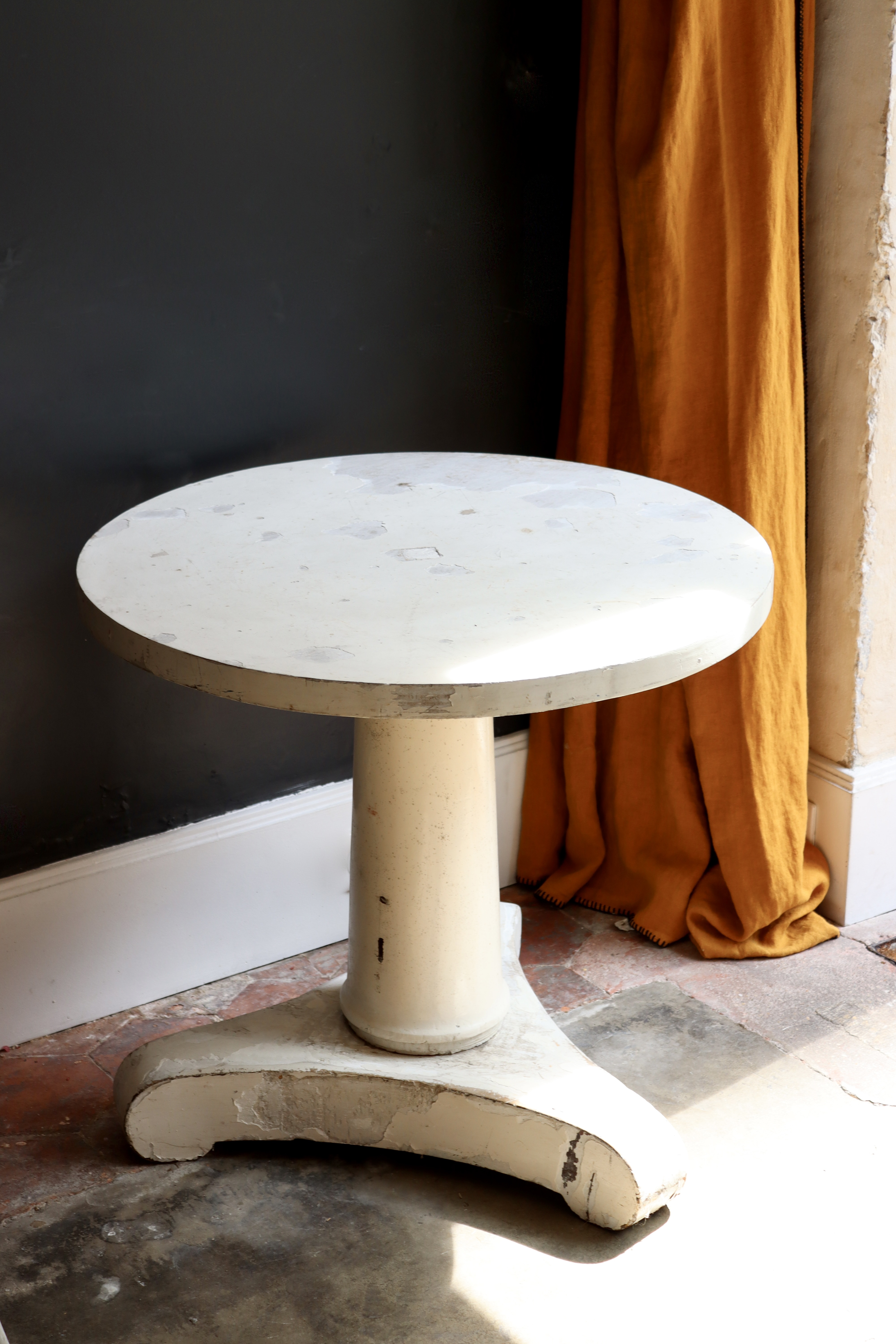 dealeuse-boutique-decoration-paris-vintage-mobilier-table-pietement-curule