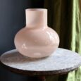 Vase en verre, rose clair