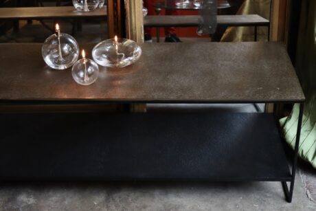 dealeuse-boutique-decoration-vintage-ancien-paris-table-basse-laiton-fonte-aluminium-anodise-antique