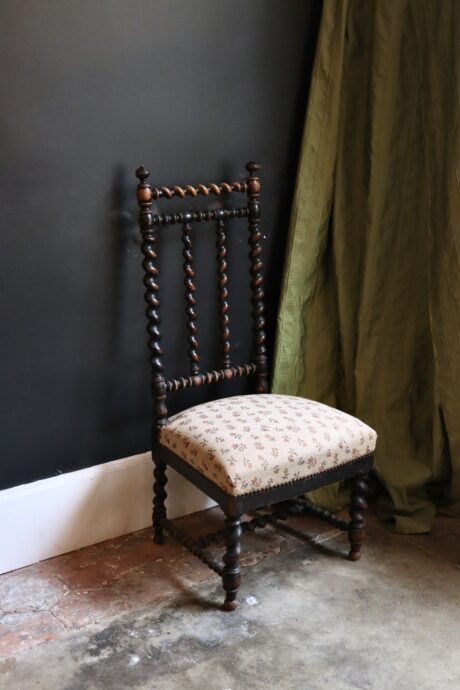 dealeuse-boutique-paris-vintage-ancien-fauteuil-prie-dieu-napoleon-3-bois-noir