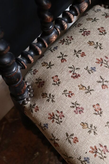 dealeuse-boutique-paris-vintage-ancien-fauteuil-prie-dieu-napoleon-3-bois-noir